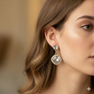 D'Bello Women's NWT Silver & Gold Gem Dangle Earrings 🐈